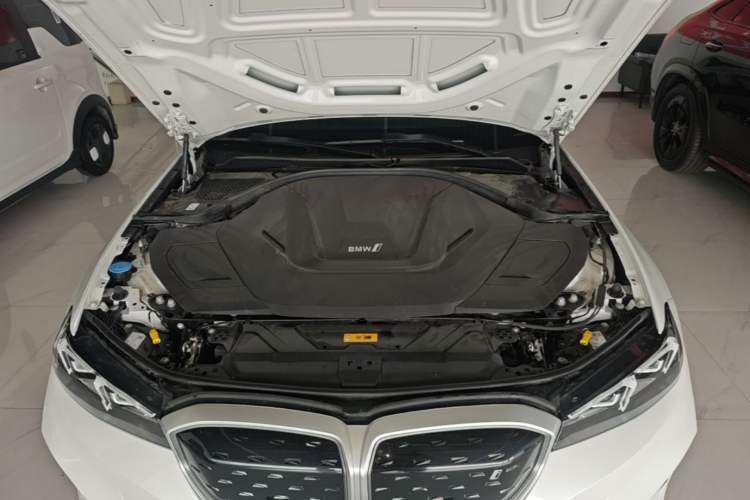 Used BMW i3 2024 eDrive 35 L Engine Bay