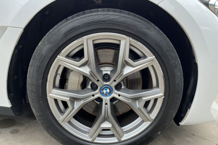 Used BMW i3 2024 eDrive 35 L Exterior 10