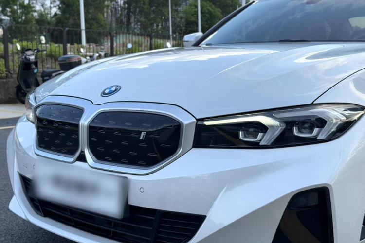 Used BMW i3 2024 eDrive 35 L Exterior 2