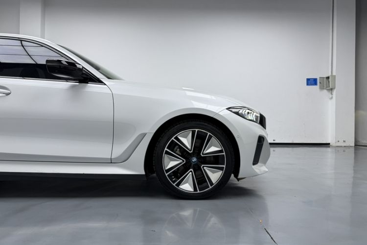 Used BMW i3 2024 eDrive 40 L Midnight Sports Package Exterior 3