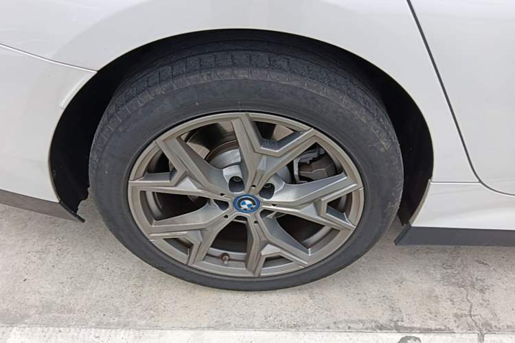 Used BMW i3 2024 eDrive 35 L Exterior 3