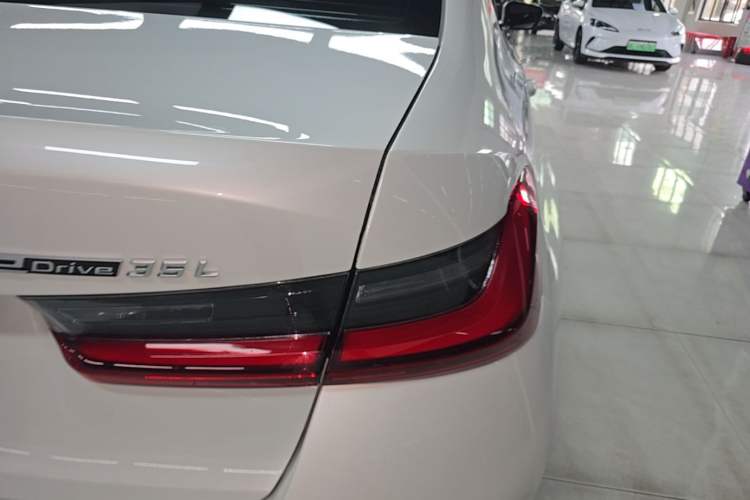 Used BMW i3 2024 eDrive 35 L Exterior 3