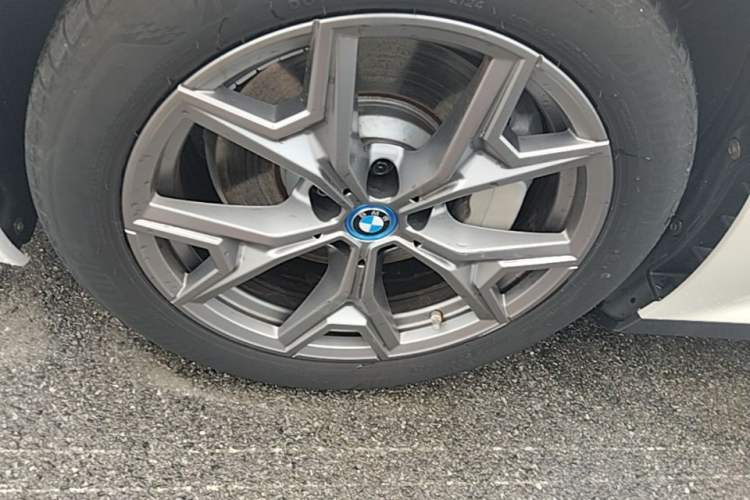 Used BMW i3 2024 eDrive 35 L Exterior 4