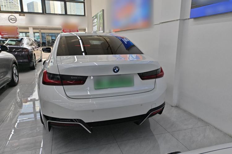 Used BMW i3 2024 eDrive 35 L Exterior 4