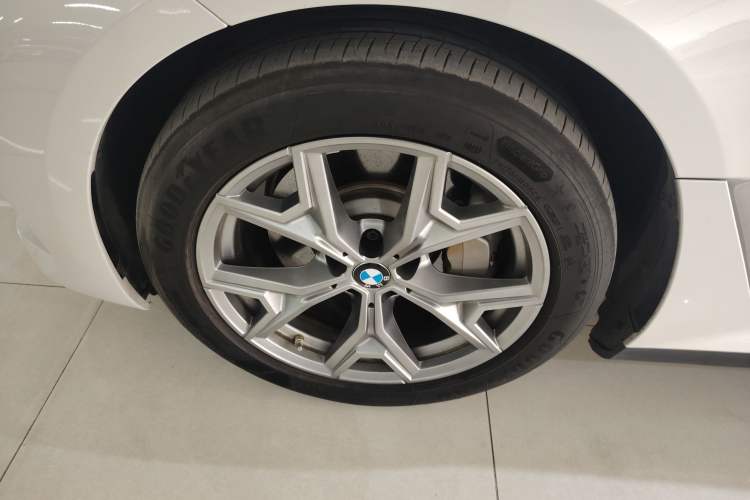 Used BMW i3 2024 eDrive 35 L Exterior 4