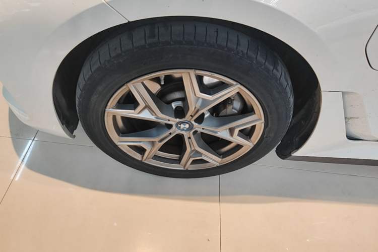 Used BMW i3 2024 eDrive 35 L Exterior 4