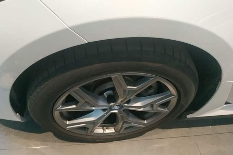 Used BMW i3 2024 eDrive 35 L Exterior 4