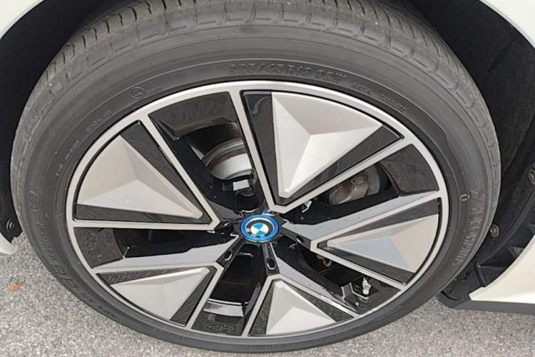 Used BMW i3 2024 eDrive 40 L Midnight Sports Package Exterior 4