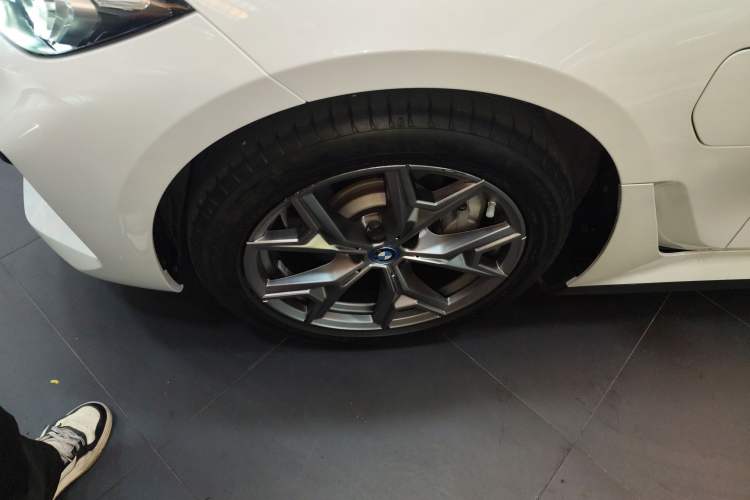 Used BMW i3 2024 eDrive 35 L Exterior 4