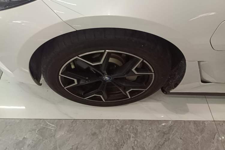 Used BMW i3 2024 eDrive 40 L Midnight Edition Exterior 4