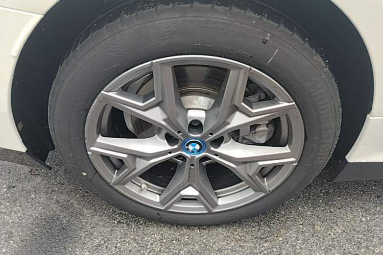Used BMW i3 2024 eDrive 35 L Exterior 5