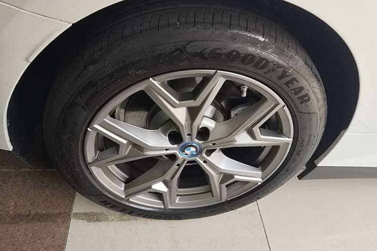 Used BMW i3 2024 eDrive 35 L Exterior 5