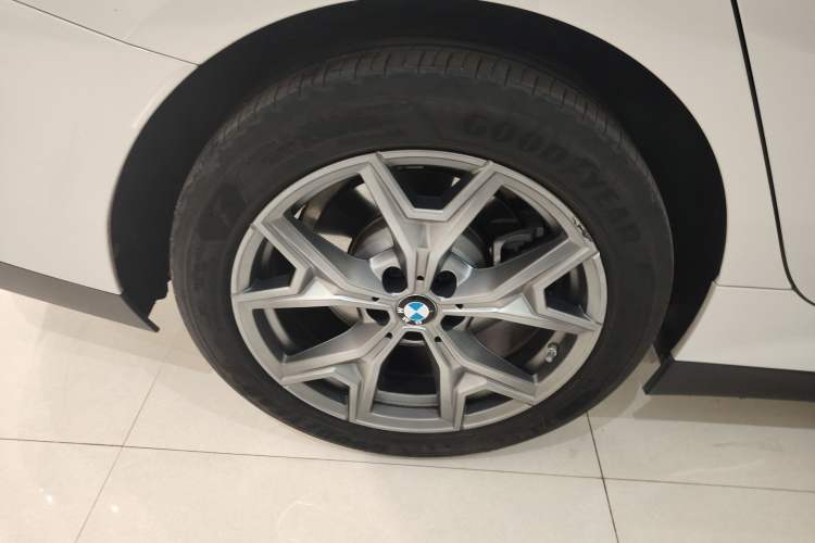 Used BMW i3 2024 eDrive 35 L Exterior 5