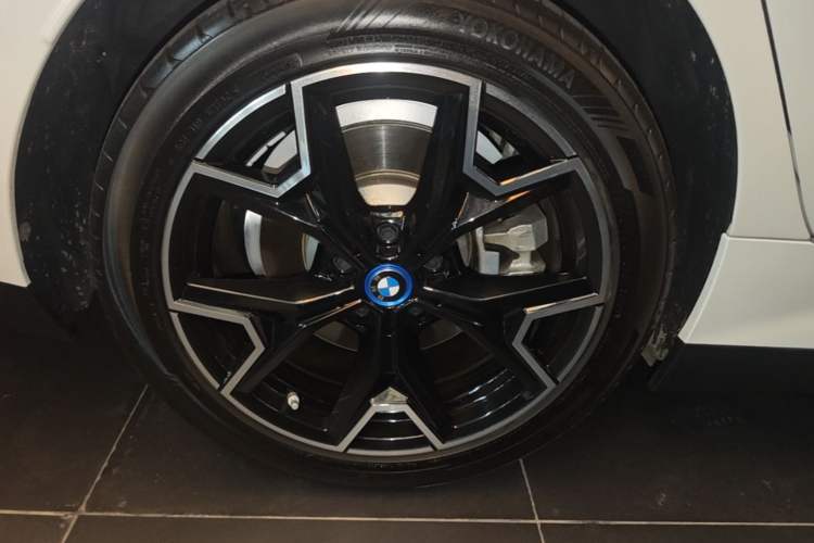Used BMW i3 2024 eDrive 40 L Midnight Edition Exterior 5