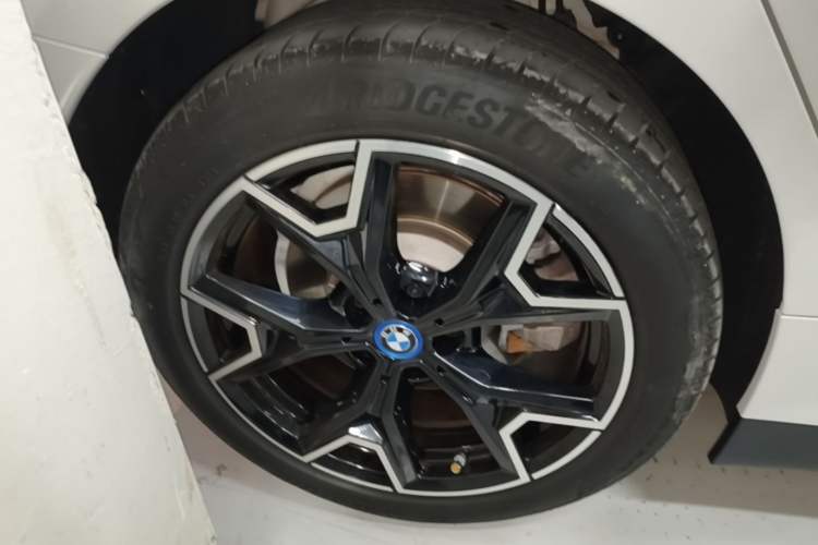 Used BMW i3 2024 eDrive 35 L Exterior 5