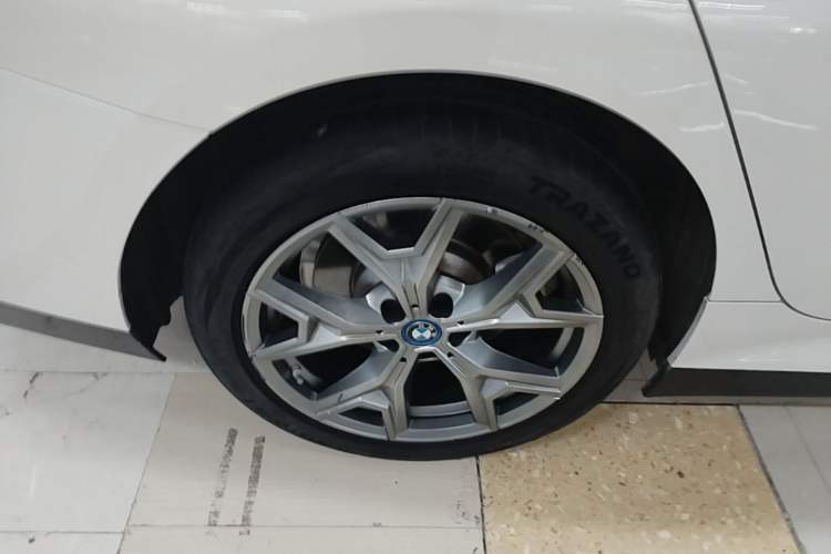 Used BMW i3 2024 eDrive 35 L Exterior 5