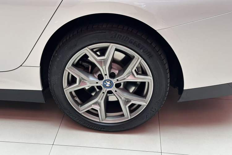 Used BMW i3 2024 eDrive 35 L Exterior 5