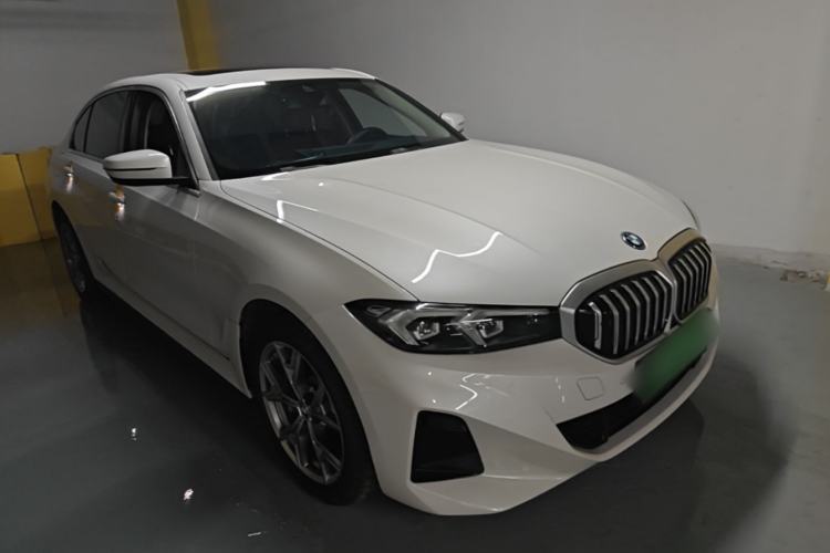 Used BMW i3 2024 eDrive 35 L Front Right 45 Deg