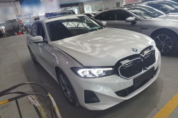 Used BMW i3 2024 eDrive 35 L Front Right 45 Deg