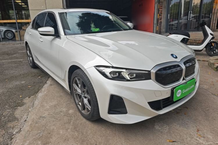 Used BMW i3 2024 eDrive 35 L Front Right 45 Deg