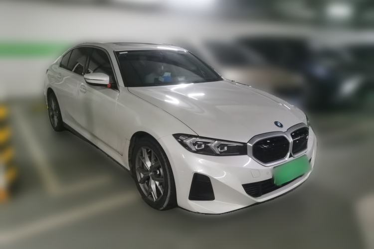 Used BMW i3 2024 eDrive 35 L Front Right 45 Deg