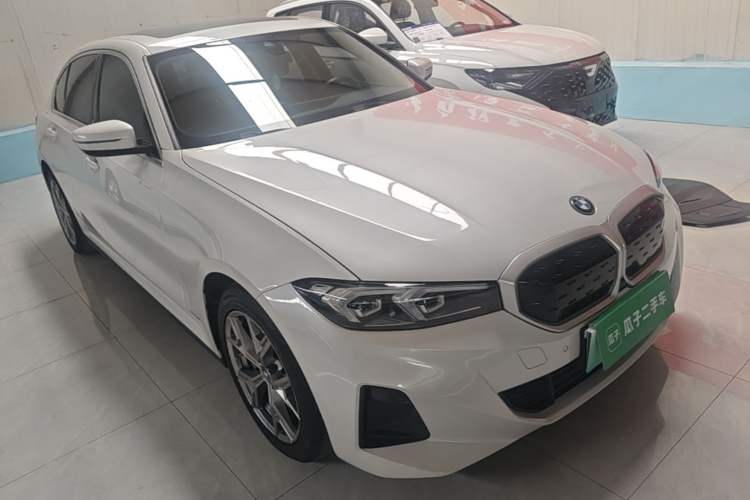 Used BMW i3 2024 eDrive 35 L Front Right 45 Deg