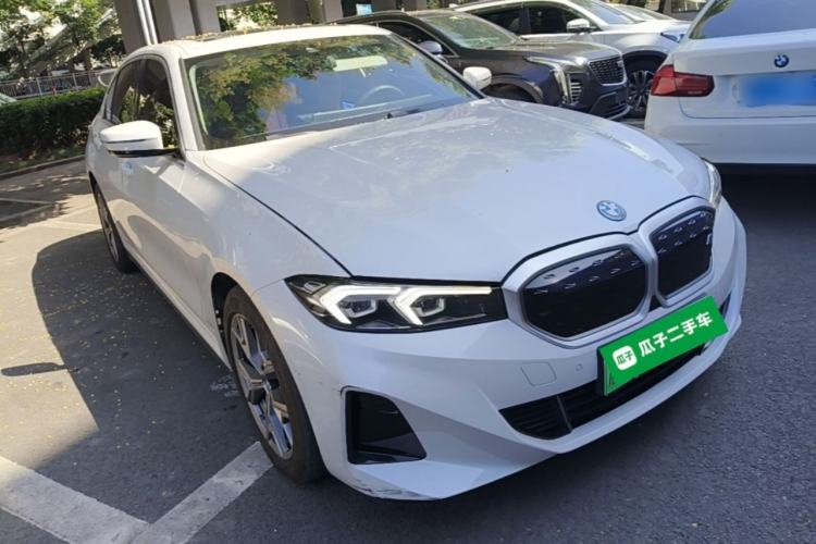 Used BMW i3 2024 eDrive 35 L Front Right 45 Deg