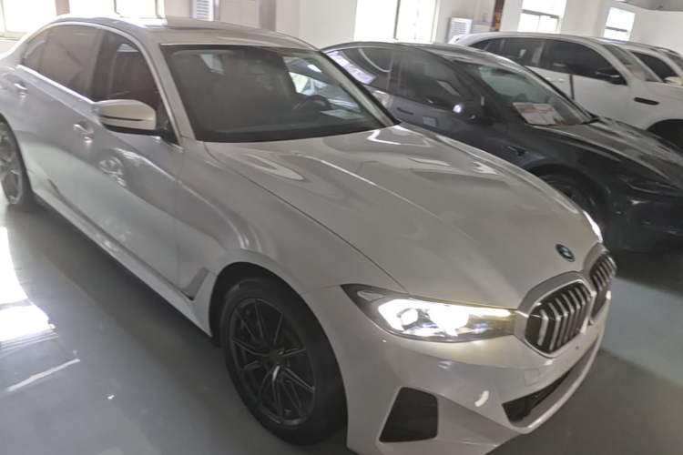 Used BMW i3 2024 eDrive 35 L Front Right 45 Deg