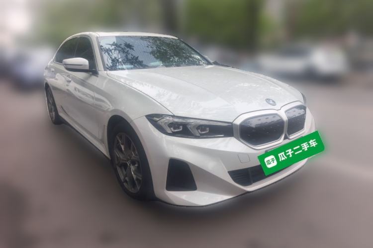 Used BMW i3 2024 eDrive 35 L Front Right 45 Deg