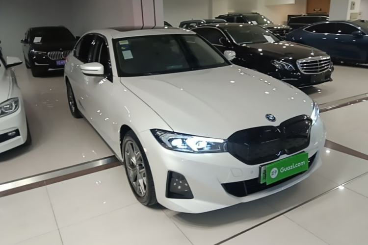 Used BMW i3 2024 eDrive 35 L Front Right 45 Deg