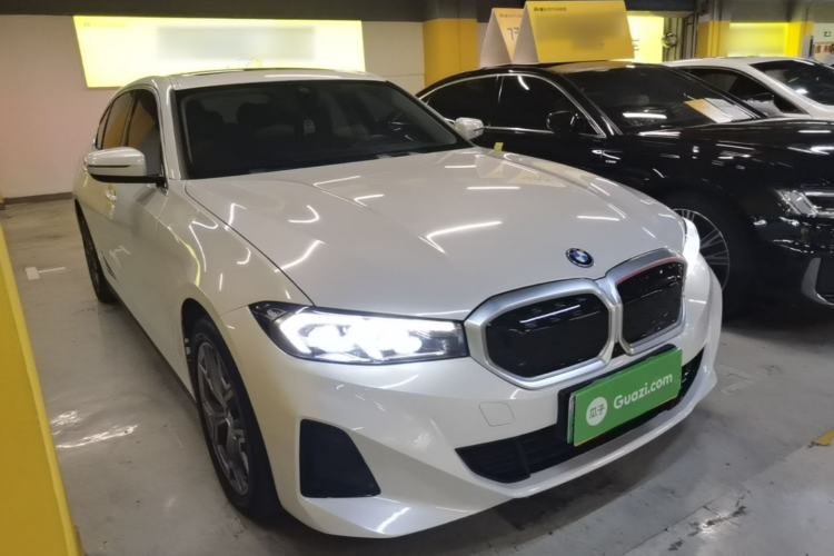 Used BMW i3 2024 eDrive 35 L Front Right 45 Deg
