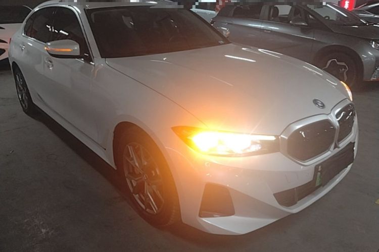 Used BMW i3 2024 eDrive 35 L Front Right 45 Deg