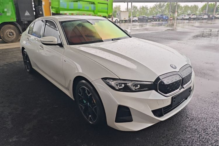 Used BMW i3 2024 eDrive 35 L Front Right 45 Deg