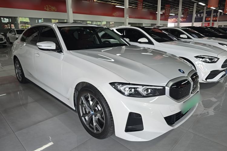 Used BMW i3 2024 eDrive 35 L Front Right 45 Deg