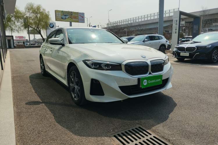 Used BMW i3 2024 eDrive 35 L Front Right 45 Deg