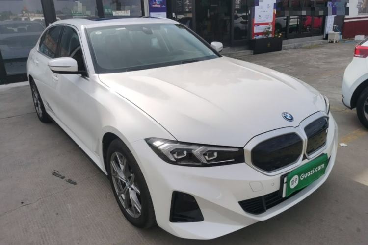 Used BMW i3 2024 eDrive 35 L Front Right 45 Deg
