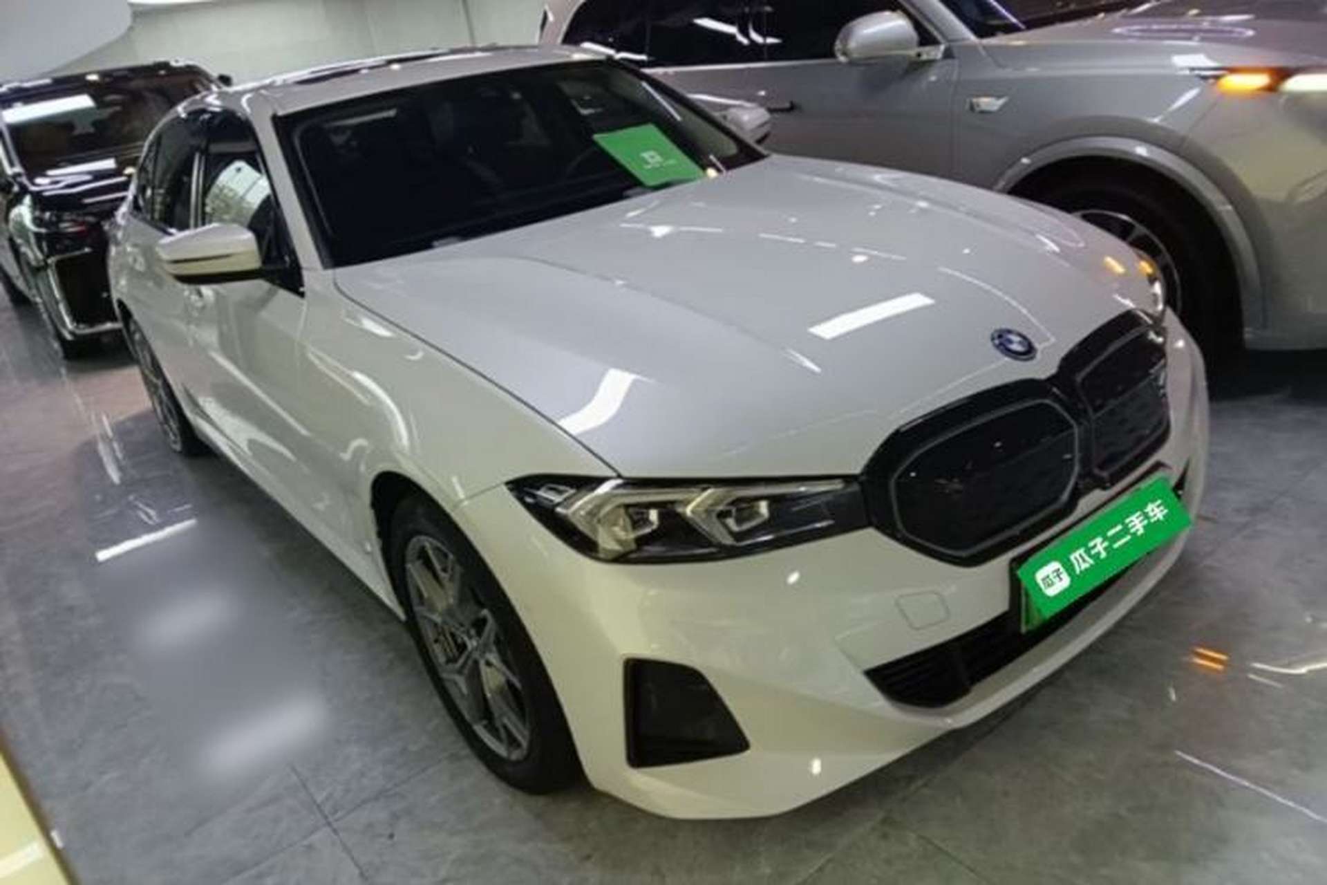 Used BMW i3 2024 eDrive 35 L Front Right 45 Deg