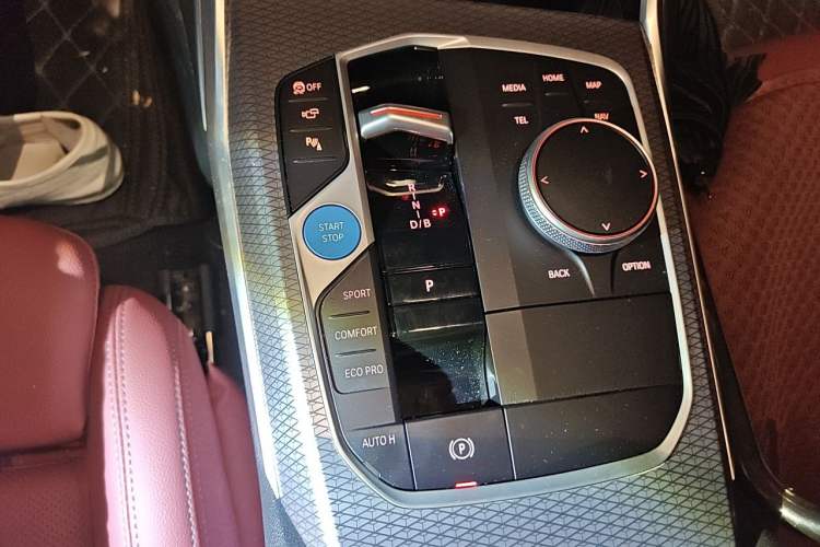 Used BMW i3 2024 eDrive 40 L Midnight Sports Package Gear Lever