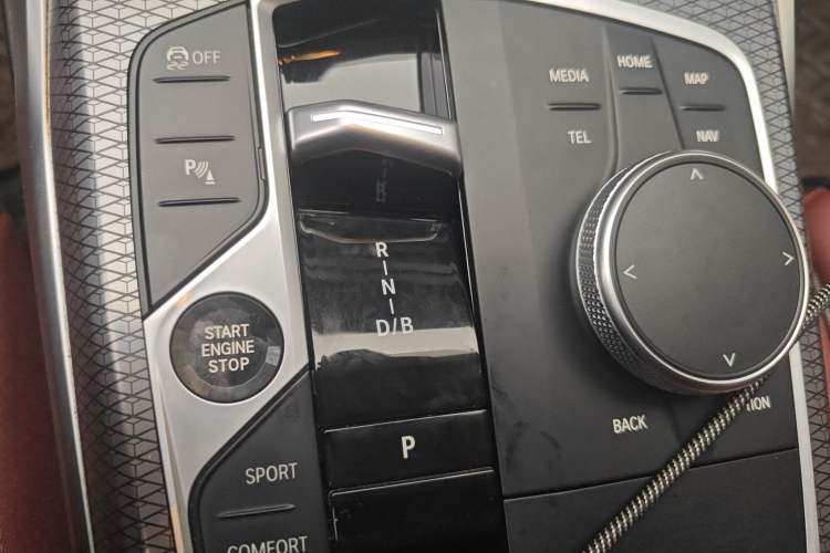 Used BMW i3 2024 eDrive 40 L Midnight Edition Gear Lever