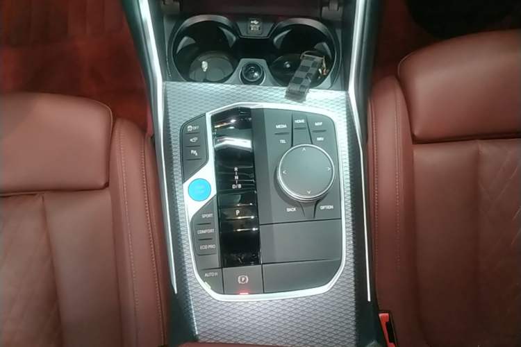 Used BMW i3 2024 eDrive 40 L Midnight Sports Package Gear Lever