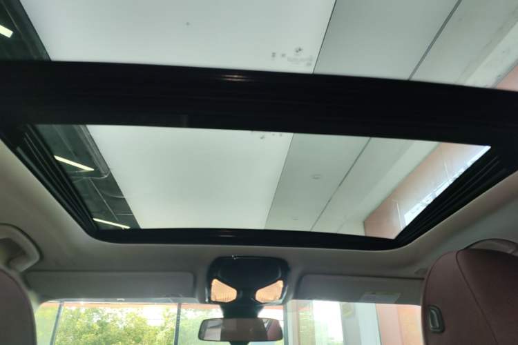 Used BMW i3 2024 eDrive 35 L Headliner