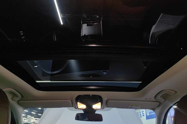 Used BMW i3 2024 eDrive 40 L Midnight Edition Headliner