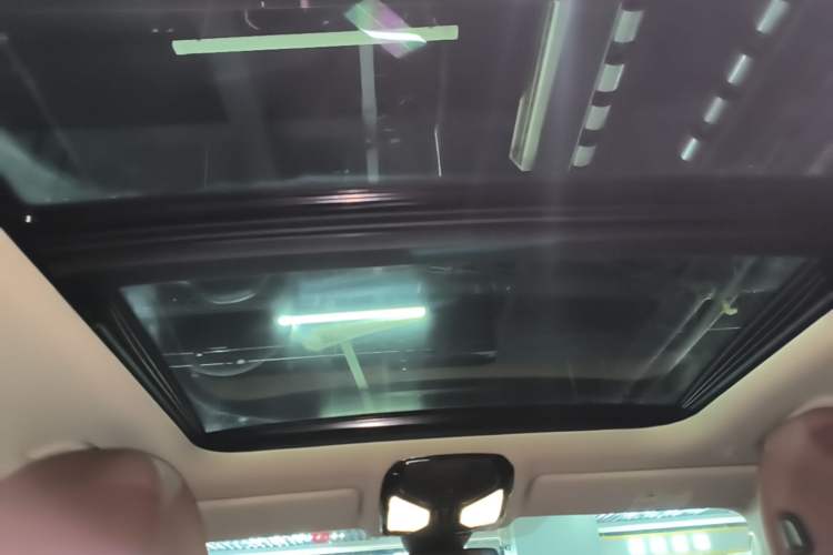Used BMW i3 2024 eDrive 40 L Midnight Edition Headliner