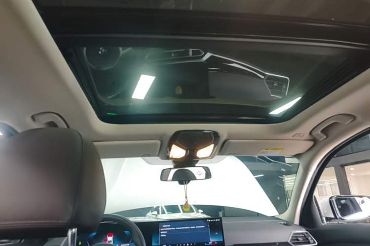 Used BMW i3 2024 eDrive 35 L Headliner