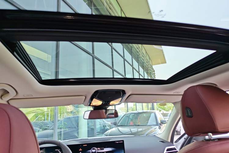 Used BMW i3 2024 eDrive 35 L Headliner
