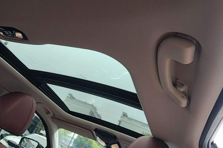 Used BMW i3 2024 eDrive 40 L Midnight Sports Package Headliner