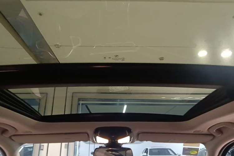 Used BMW i3 2024 eDrive 35 L Headliner
