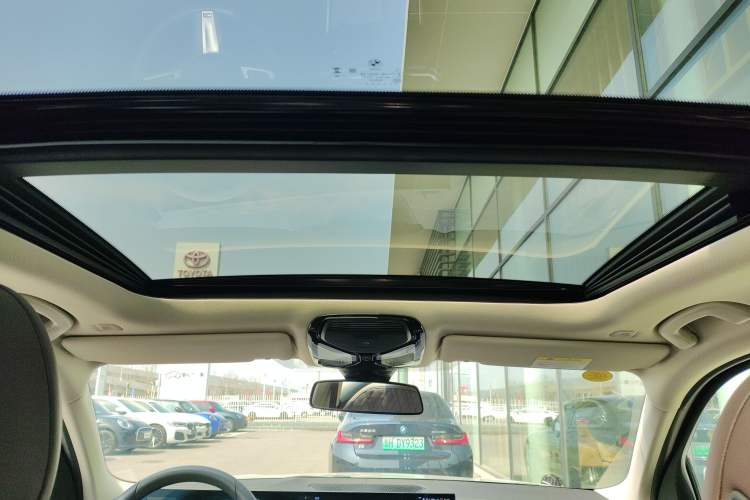 Used BMW i3 2024 eDrive 35 L Headliner