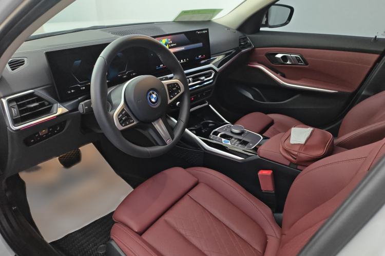 Used BMW i3 2024 eDrive 35 L Interior 1