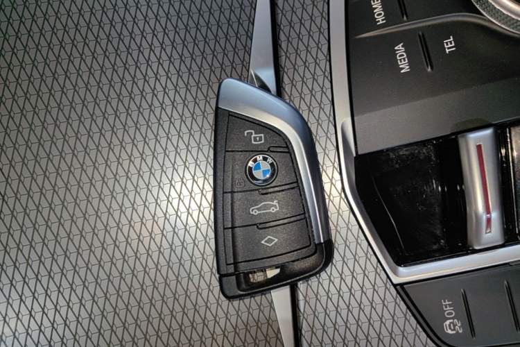 Used BMW i3 2024 eDrive 40 L Midnight Edition Interior 1